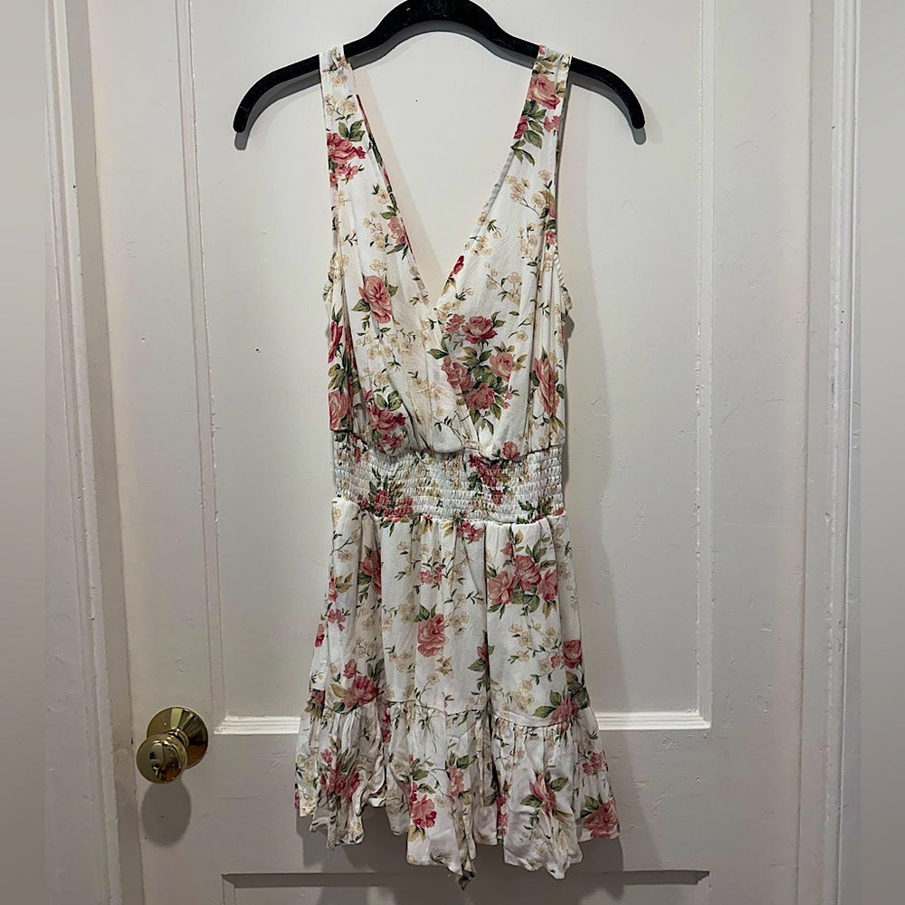 American Eagle Floral Romper, Worn once, Perfect for summer!